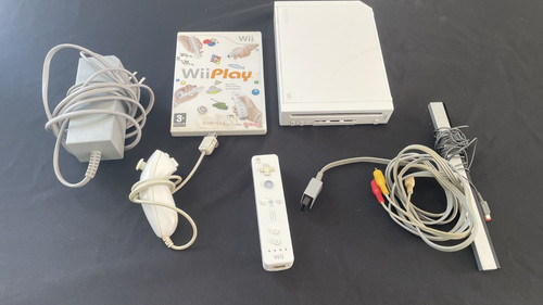 Nintendo wii console - nintendo,