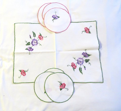 Nappe blanche brodee - brodee, de