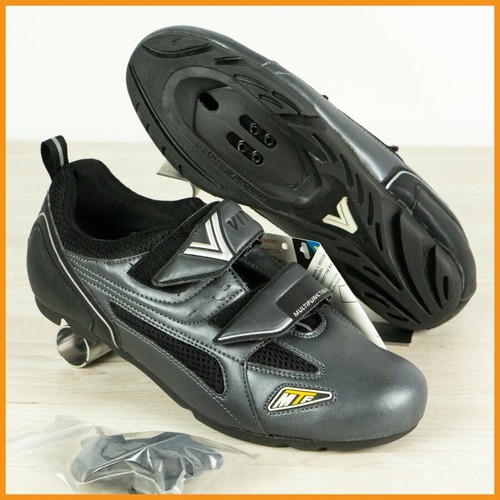 Nouvelles chaussures - nouvelles, de