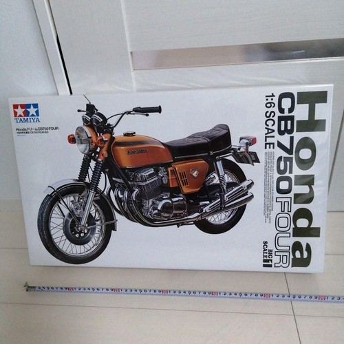 Tamiya honda cb750 - 1/6,
