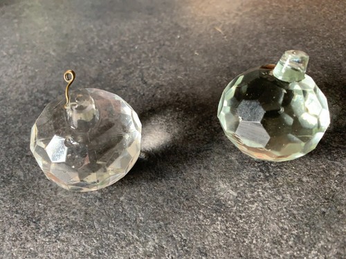 Anciennes deux boules - , en