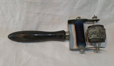 Ancien tampon manche en bois pour frise de maître d'école Où Couture LG 17,5 cm