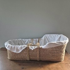 Porte-bébé vintage en osier
