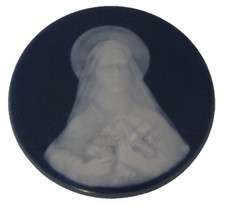 PLAQUE A LA VIERGE EN BISCUIT