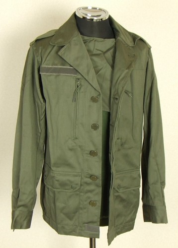 Vestes militaires neuves - 10,