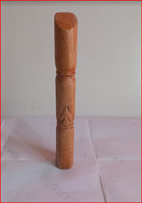 Bâton en Bois Sculpté –
