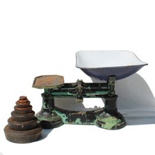 Ancienne balance de cuisine