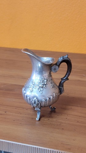 Petit pichet pot - à, lait
