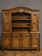 Grand vaisselier en noyer et