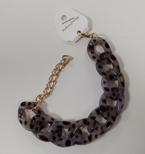 Bracelet grosse maille plastique Gris panthère 18 cm /EBQY