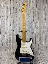 Guitare érectile noire Fender