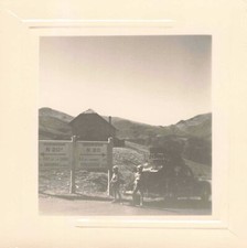 ANCIENNE PHOTOGRAPHIE VACANCES EN FAMILLE COL ENTRE TOULOUSE ET ANDORRE VOITURE