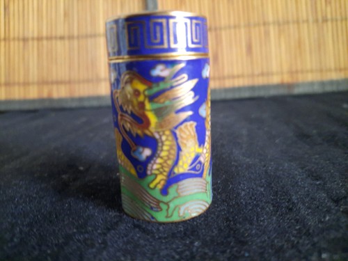 Petite boîte cloisonnée - boÎte, —
