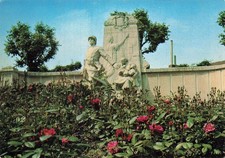 62 CARVIN LE MONUMENT AUX MORTS