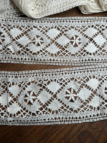 Dentelle ancienne aux - ancienne, fuseaux