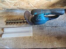 Originale makita UH200D 10,8V mini taille Haie 200mm léger bon état