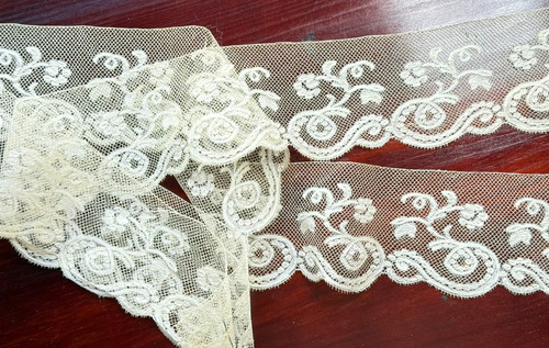 Dentelle ancienne - ancienne,