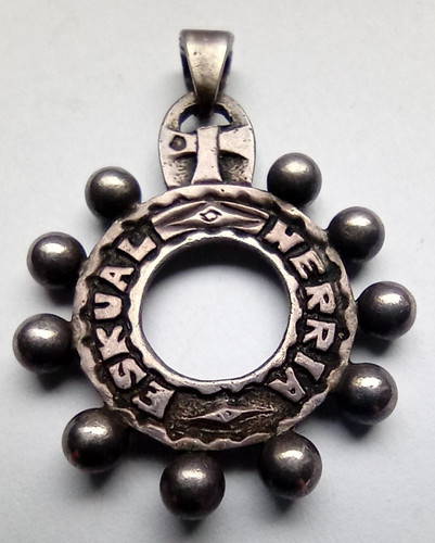 Medaille pendentif regional - medaille,