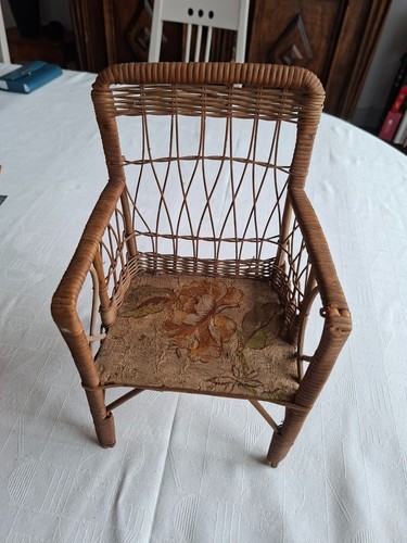 Meuble poupée chaise - de,