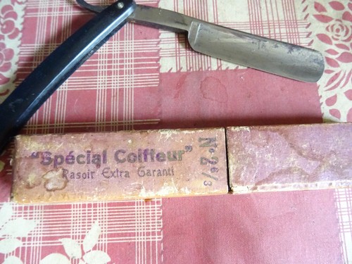 Rasoir coupe choux ancien - ou,