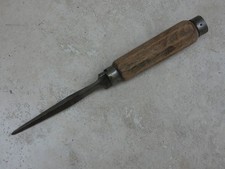 Pointe à ferrer, outil ancien de serrurier