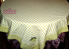 NAPPE  CARREE EN MADRAS A CARREAUX BRODEE    sans serviettes   PROMO   ***