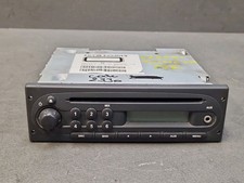 Autoradio CD - Aux in - Renault Twingo II - livré avec code - 8200843548