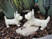 ART DECO - 2 petits chien Scottish en faïence craquelée - signature a identifié