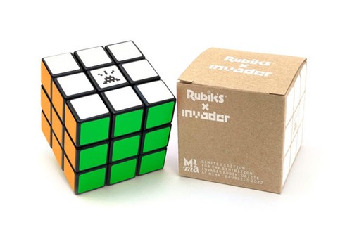Space invader rubiks - -,