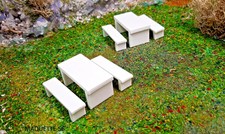 1/43 lot 2 tables + 4 bancs