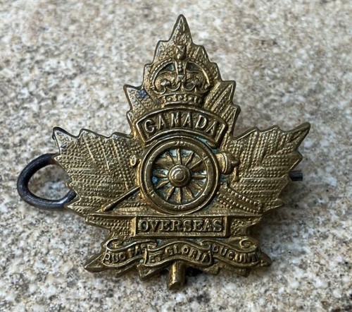 Collar badge canada overseas - badge, 'overseas