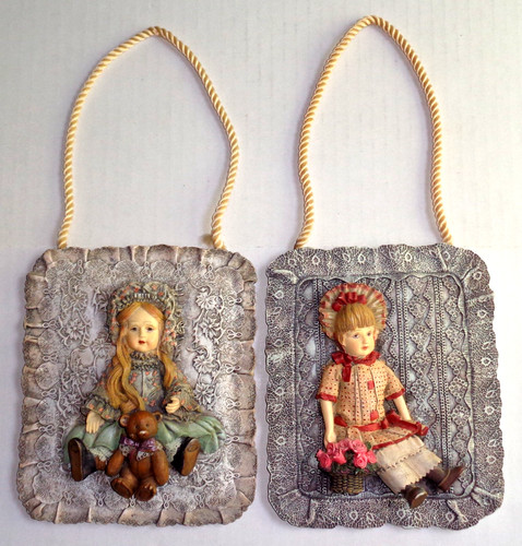 Vintage resin wall plaques - 3d,