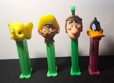 Lot 4 distributeurs PEZ