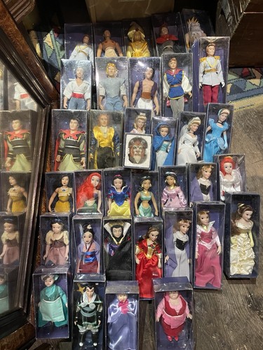 Lot poupées disney - de,