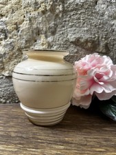Vase ancien en verre crème à