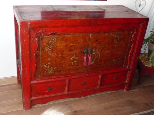 Buffet tibétain ancien - ancien, rouge