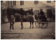 Ecole primitive, voiture à cheval  Papier salé  16,5x23  Circa 1855    
