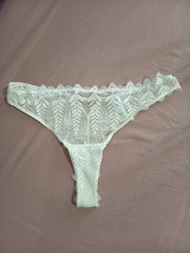 String femme - string,