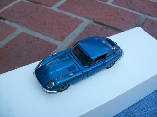 Corgi toys jaguar type 2 - e, 2+2