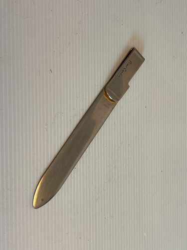 Coupe papier ouvre - coupe,