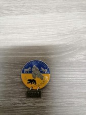 Médaille moto club Chaource (publicitaire moto 2 roues motard garage épinglette)