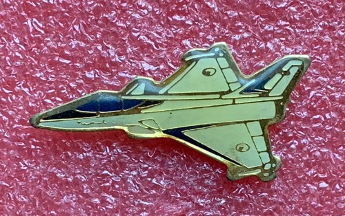 T03 pins avion chasse - de,