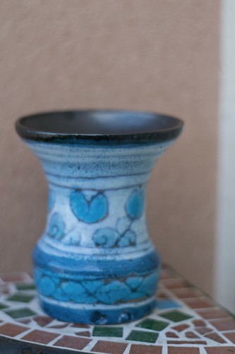 Petit vase bleu raku - , à