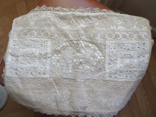 Linge ancien : pochette à lingerie, pyjama  soie broderie anges