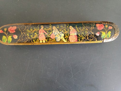 Ancien plumier carton bouilli