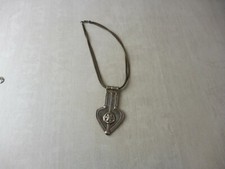 Ancien pendentif / collier