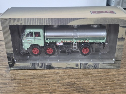 Camion miniature mercedes - miniature, 1/43