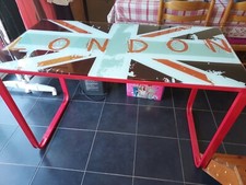 Vend bureau armatures acier rouge plateau en verre London 60x120
