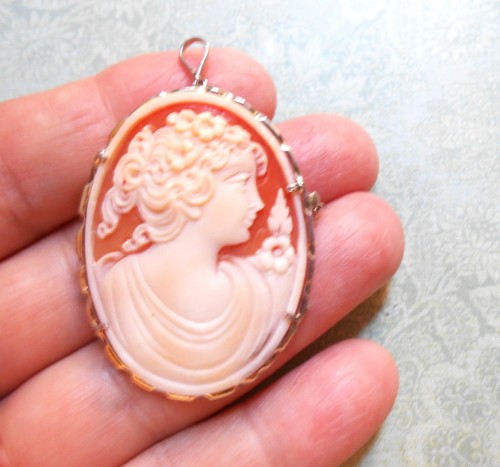 Superbe pendentif broche