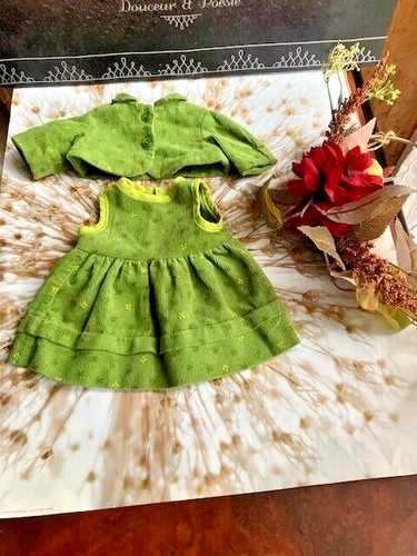 Ensemble neuf poupee emilie - neuf,